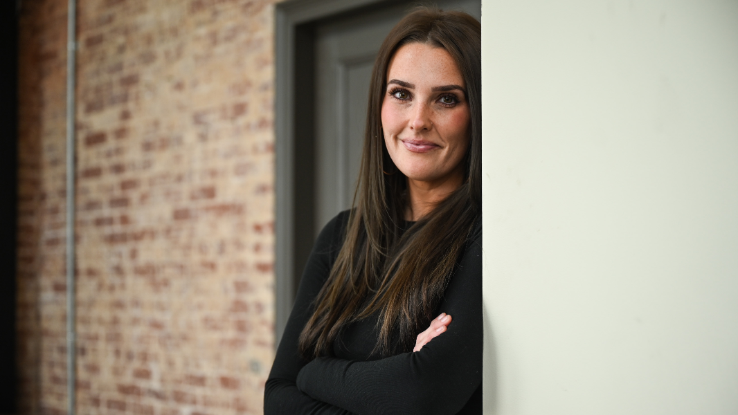 Mom of 4 proves she can do hard things on new "Fear Factor" reboot