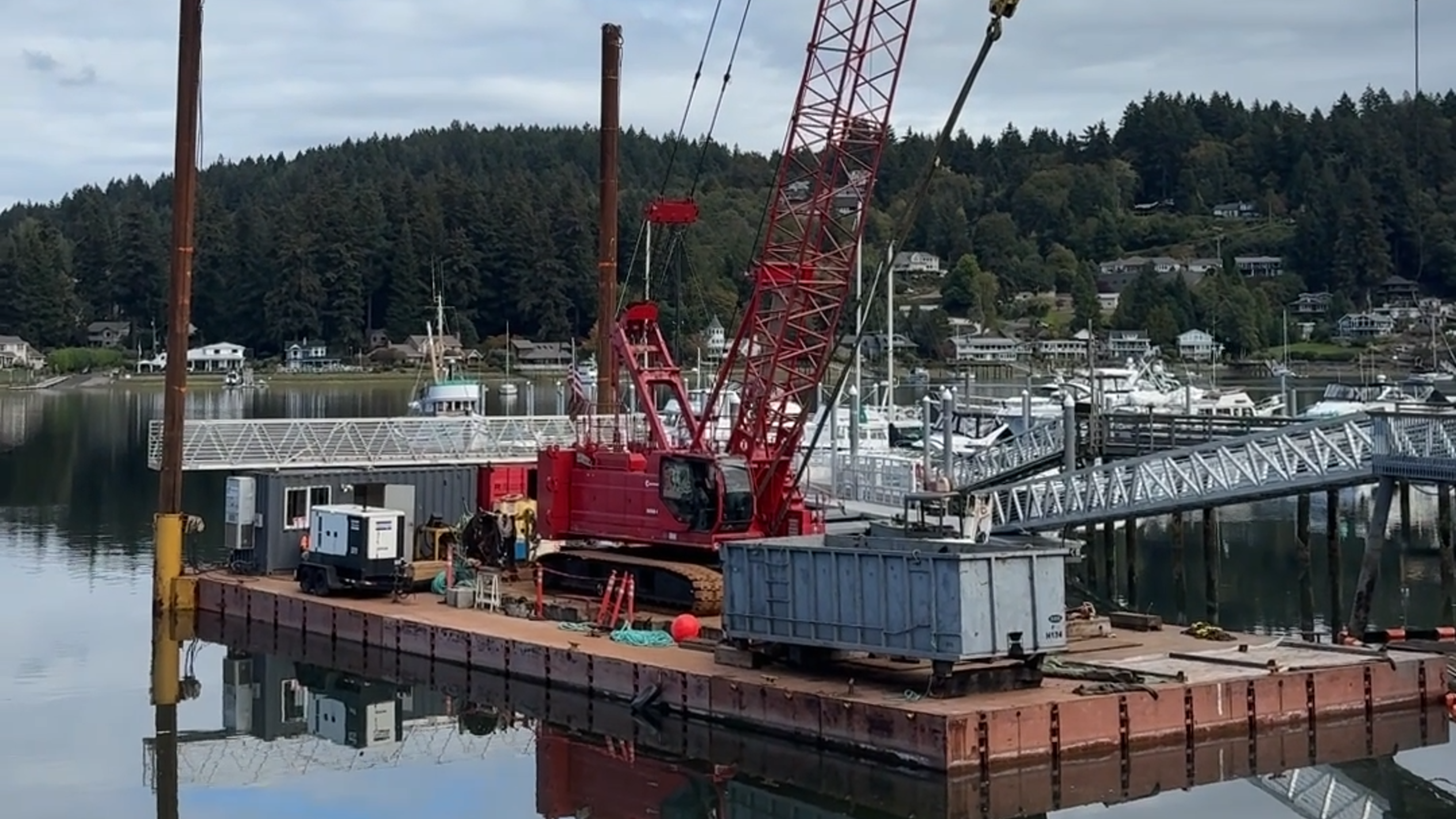 Crews remove aging pier in Gig Harbor