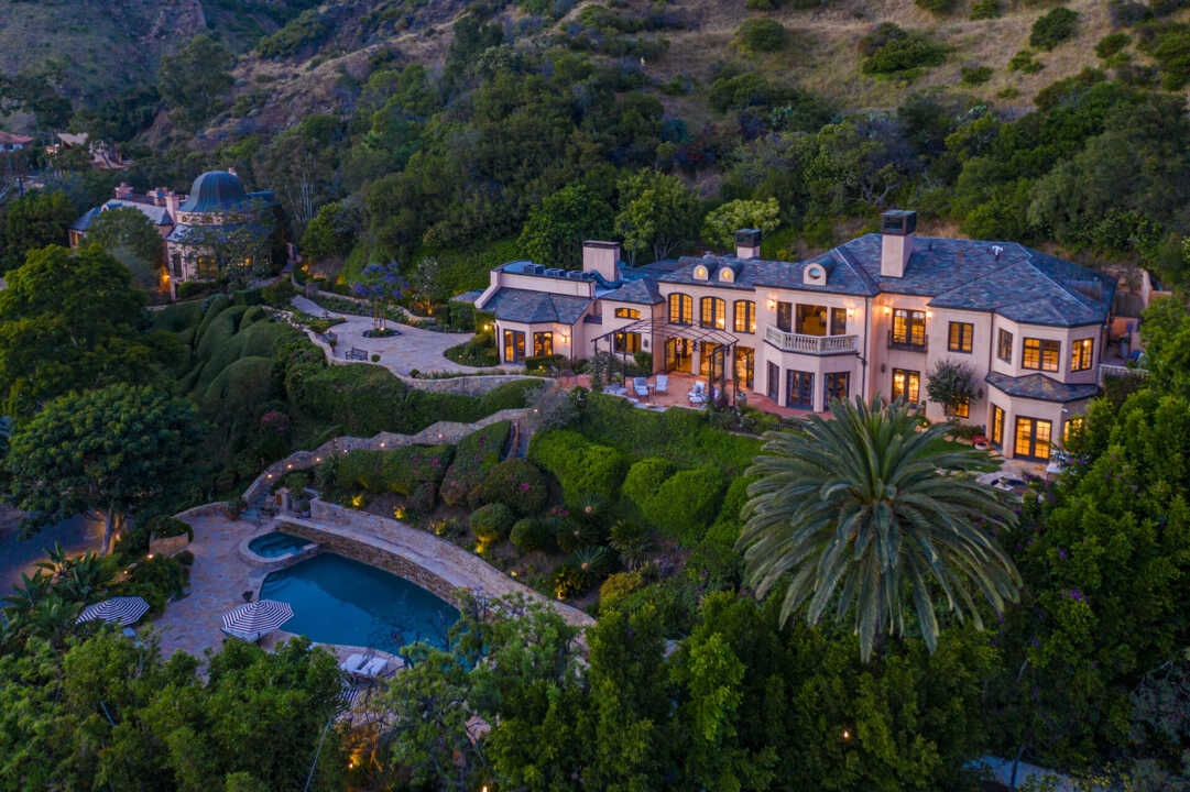 Check out former Kelsey Grammer Malibu estate listed at $19.95 million