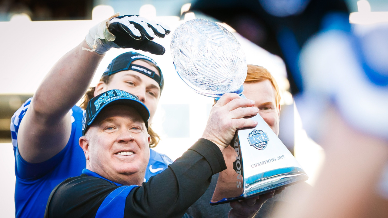 UK’s Mark Stoops describes emotions of final drive of Belk Bowl