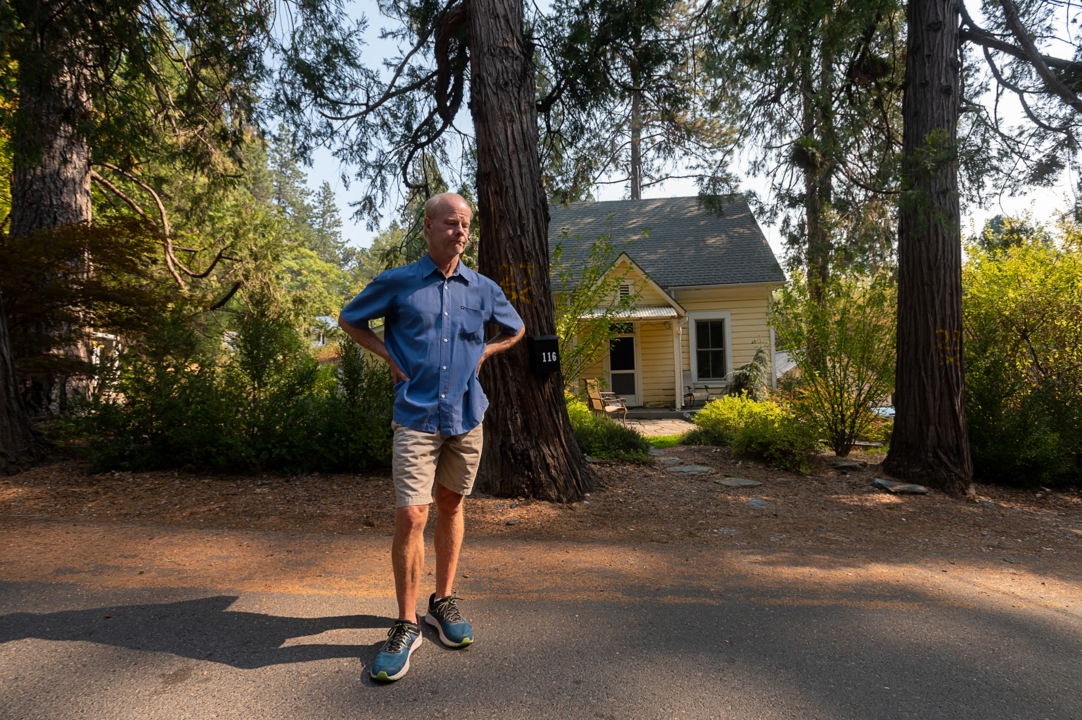 PG&E is aggressively cutting trees across California. This woodsy town is fighting back