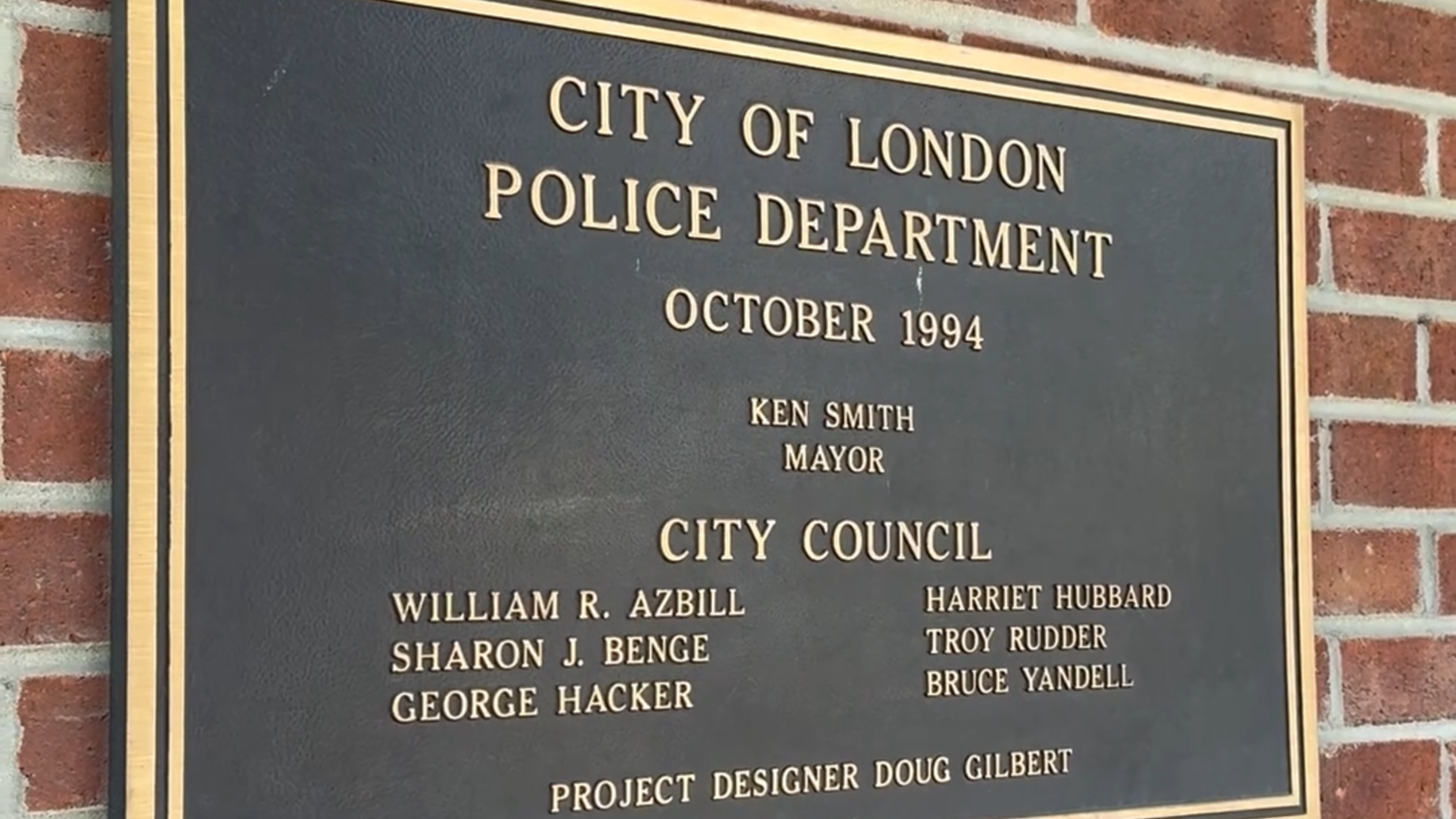 Warrant confirms KY police forced entry into wrong house when they shot, killed man