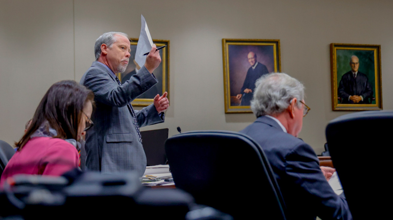 Alex Murdaugh’s lawyers want SC judge to order prosecutors to reveal motive for murders