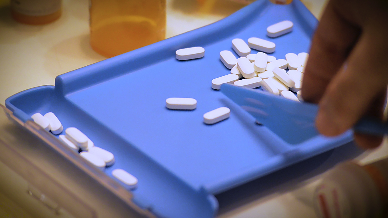 Blue Cross and NC DHHS data shows thousands of doctors violating opioid law