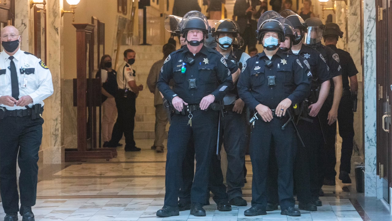 2 Idaho Dems sue top House official, Legislature over coronavirus risks during session