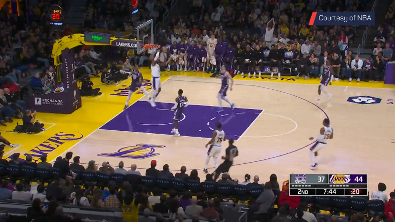 LeBron throws down audacious reverse slam against Sacramento Kings