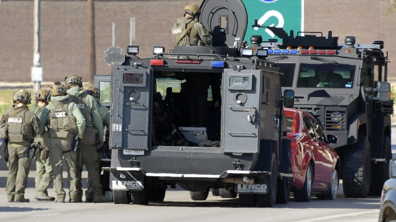 Police chase and standoff with SWAT in Fort Worth (Video) | Fort Worth ...
