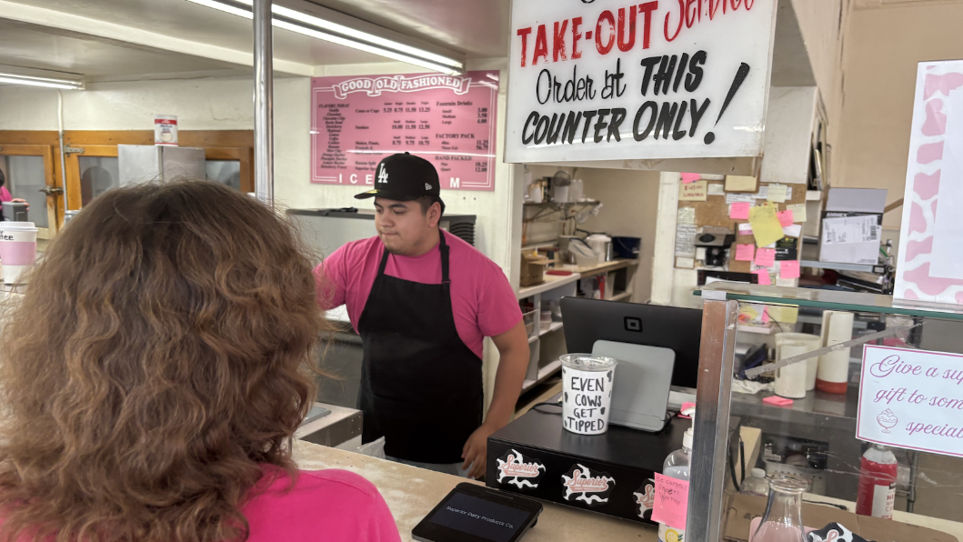 Superior Dairy’s loyal customers seized opportunity to get their favorite ice cream before renovations