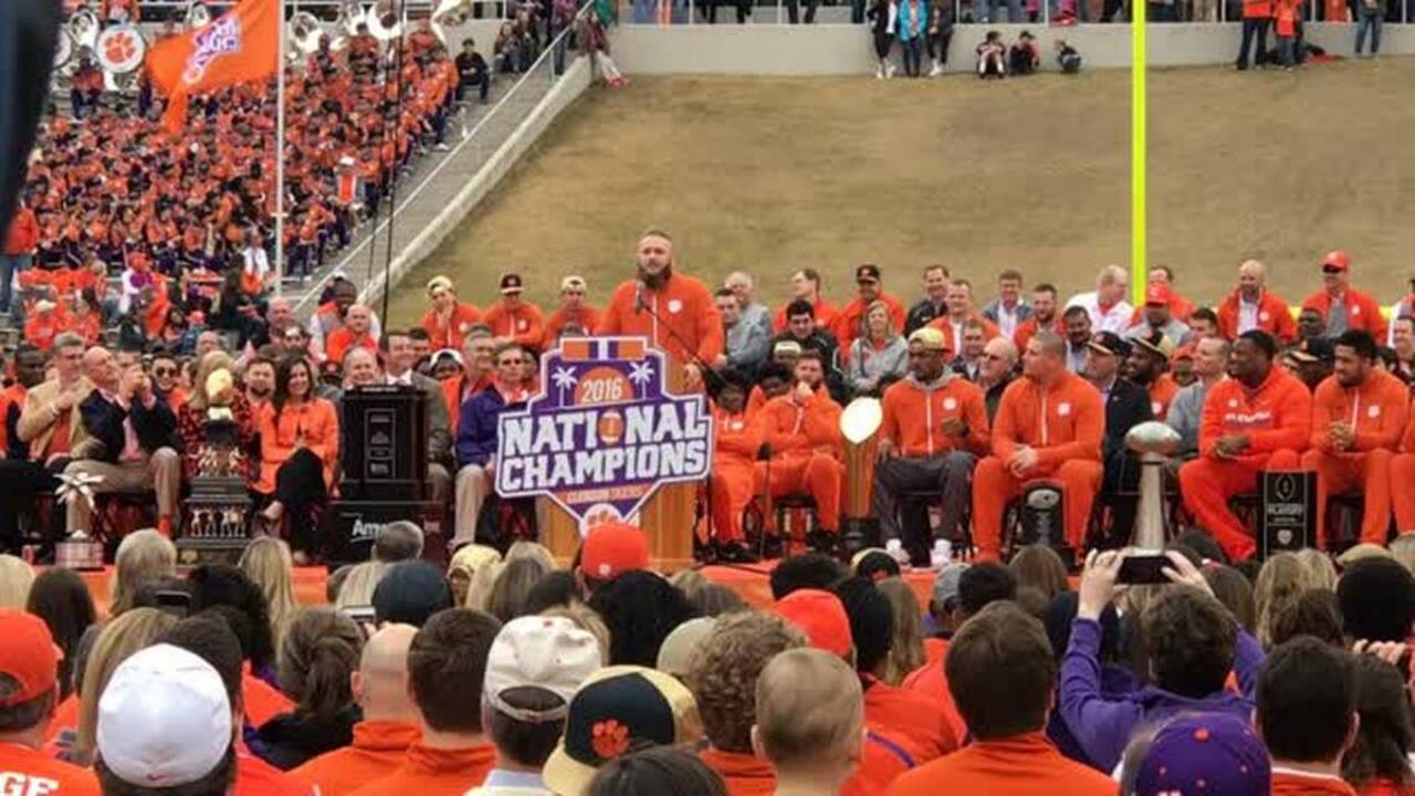 Ben Boulware delivers emotional speech at Clemson's title celebration