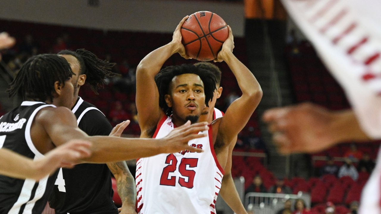 Fresno State takes advantage of home crowd in win over Nevada