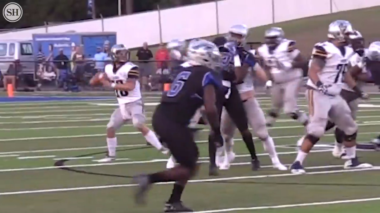 MGCCC quarterback leads the Bulldogs to national championship