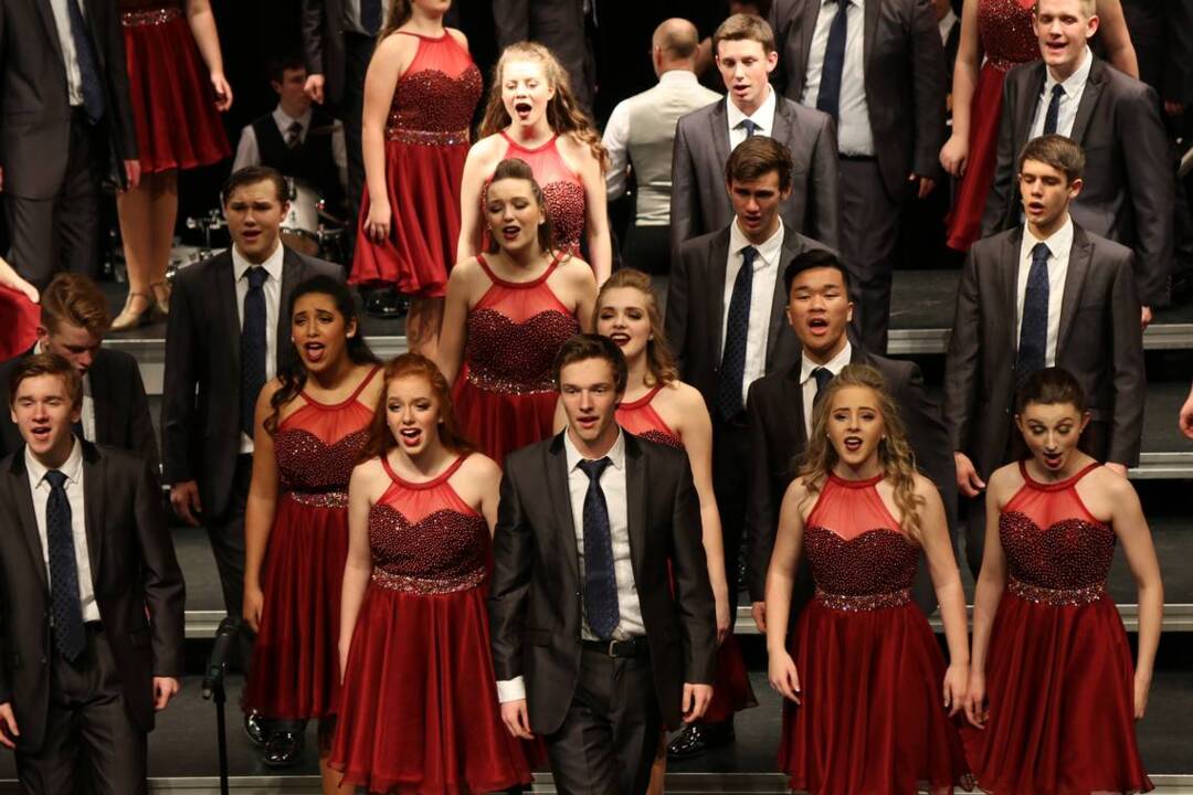 2017: ICT Flight Showchoir performs in Iowa
