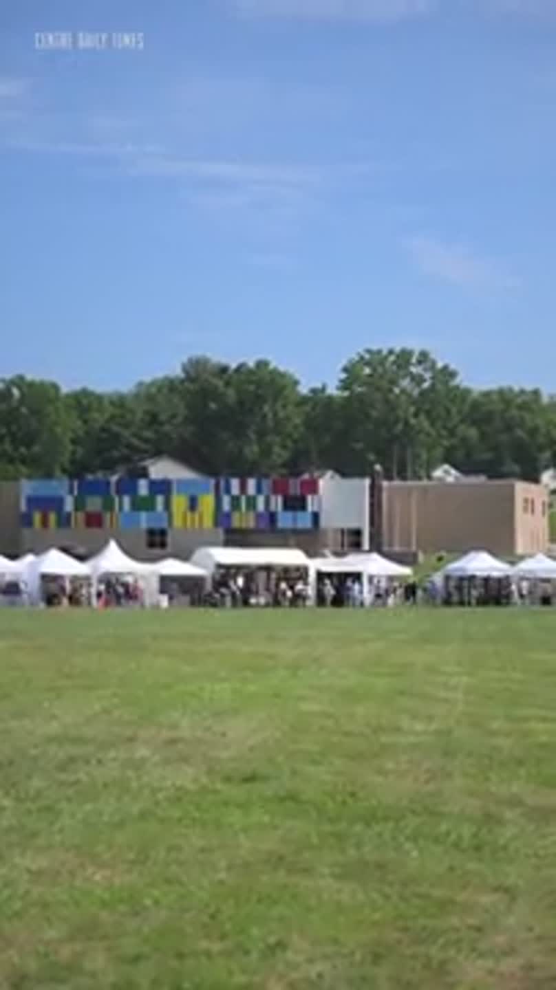 Visitors enjoy art, music and more on the first day of the People's Choice Festival