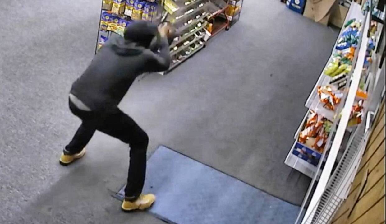 Durham police trying to ID suspect after robbery shootout (Video ...