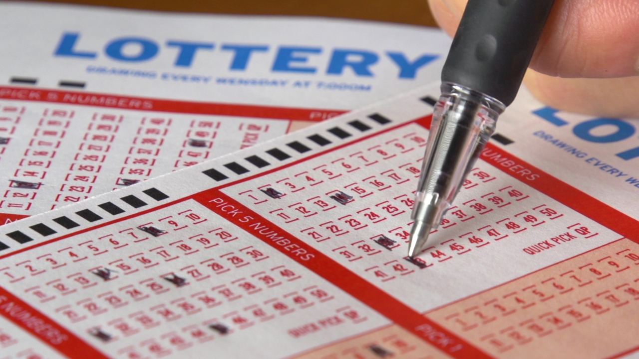 El premio gordo del Powerball se queda en California. Un boleto ganador se vendió en Florida