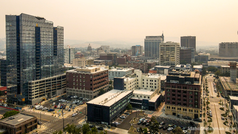Idaho wildfire smoke shrouds downtown Boise, again