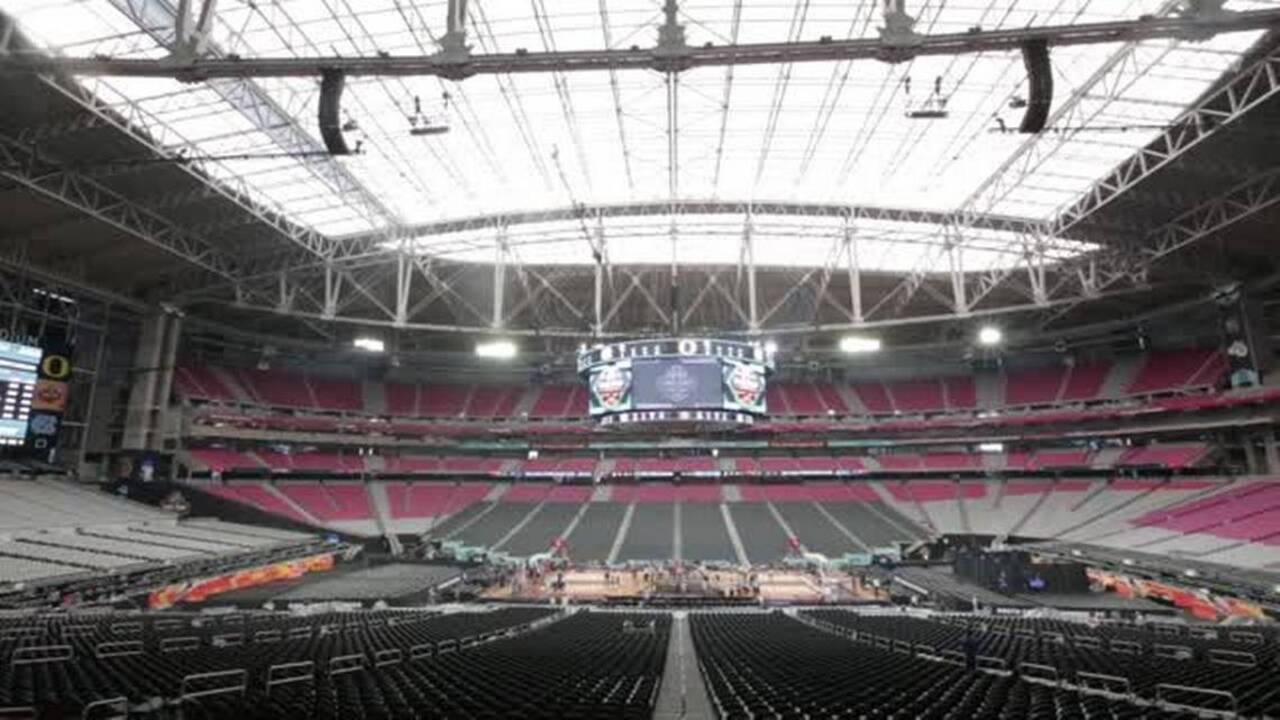 Here's what South Carolina basketball looks like in a football stadium