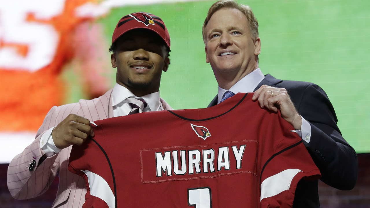 NFL drives on through coronavirus pandemic, intends to start full 2020 season on time