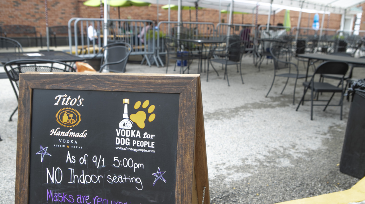 Illinois has over 1,400 COVID-19 cases and contacts related to bars and restaurants in past 60 days