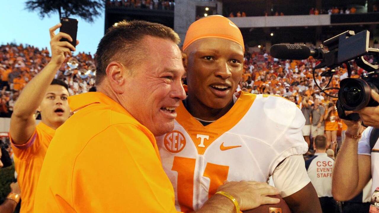 Hail Mary leads to "Rocky Top" celebration for Tennessee