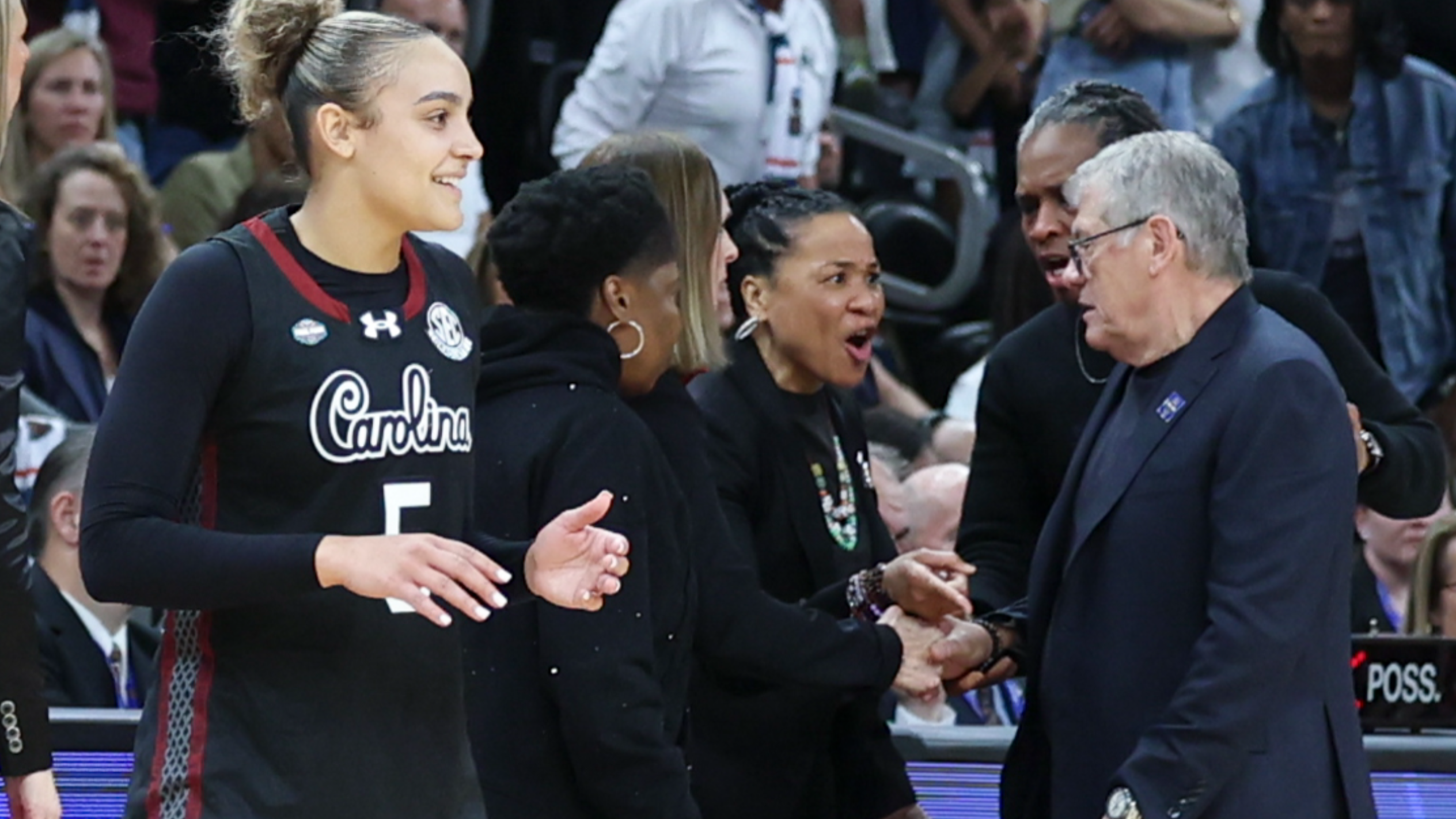 Staley not letting Geno distract her from winning national championship