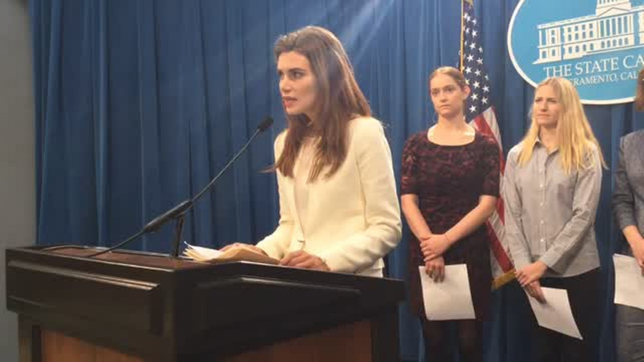 California bill to combat eating disorders in modeling stalls