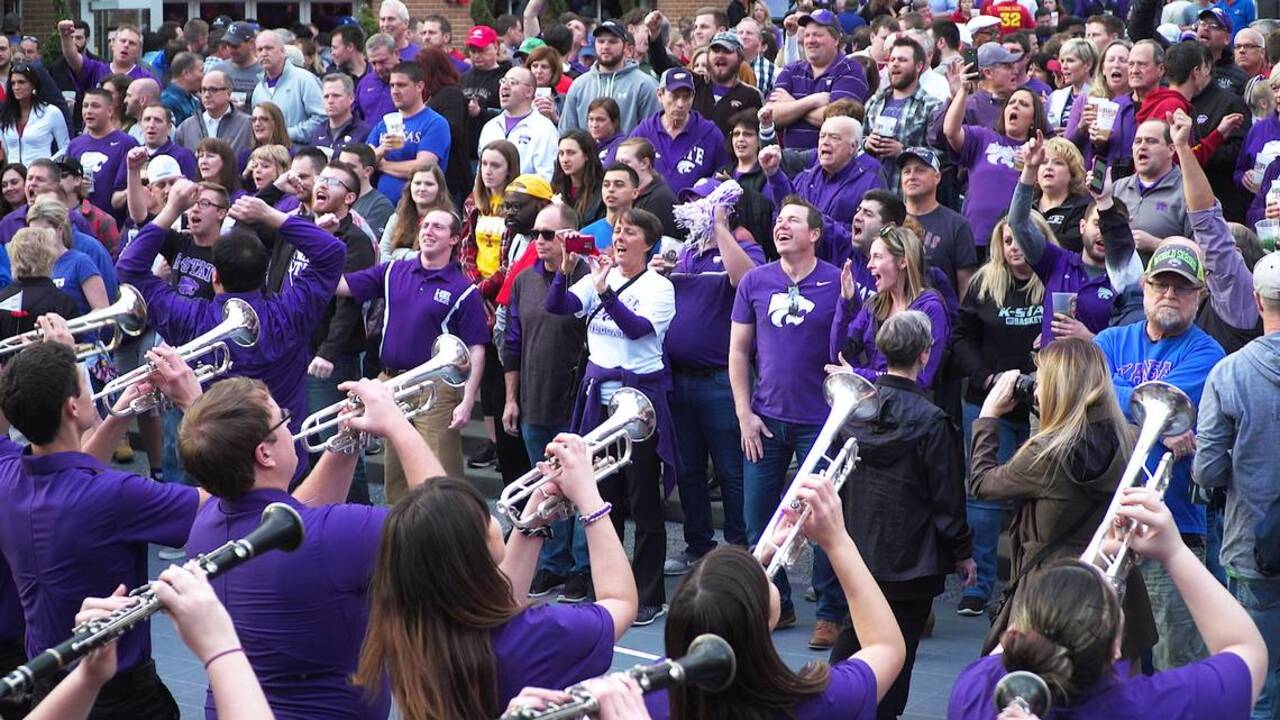 K-State pep rally at Power & Light District's KC Live