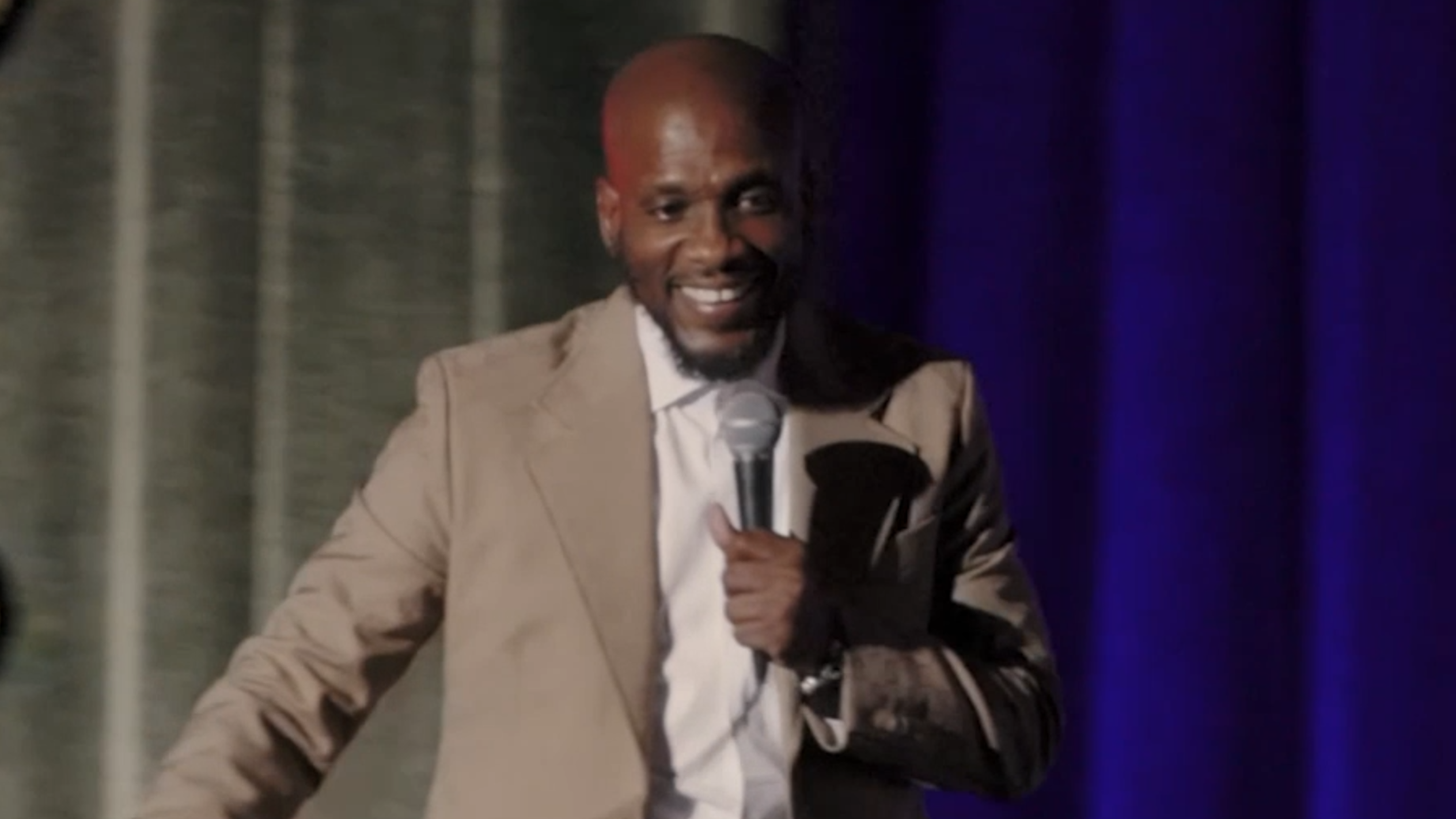 Stand-up comic Ali Saddiq talks storytelling and return to Tower District in Fresno