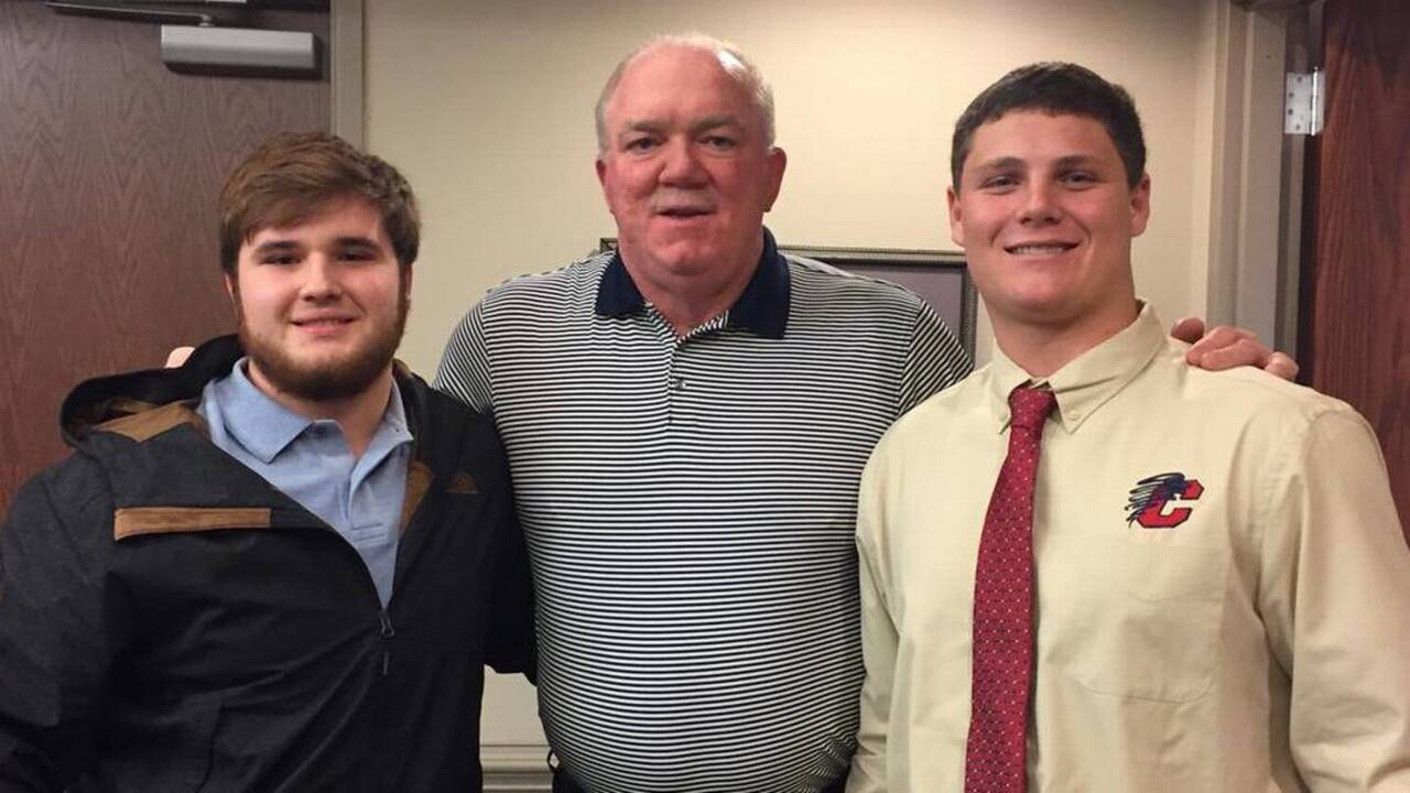 NFL legend Joe Jacoby recognizes The Herald’s 2017 Hawgs of the Year