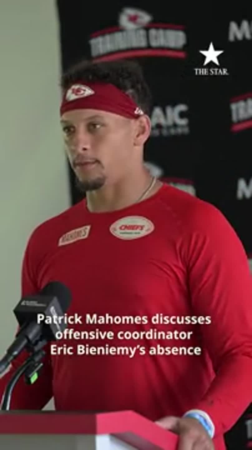 Patrick Mahomes shares how Chiefs OC Eric Bieniemy is staying involved