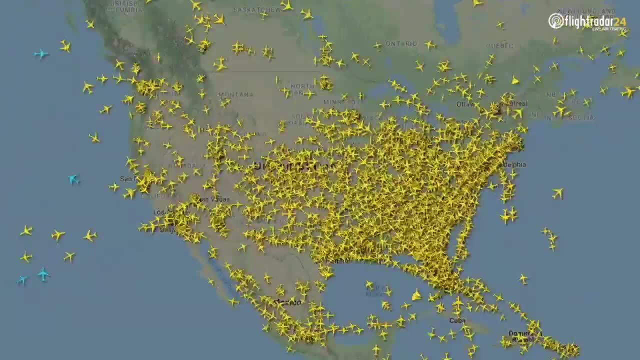 Flight tracking website is reporting heavy air travel ahead of Thanksgiving