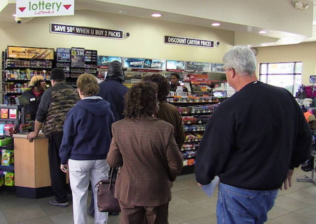 Billion with a ‘B’: Blufftonians line up for chance at $1.5 billion Powerball jackpot