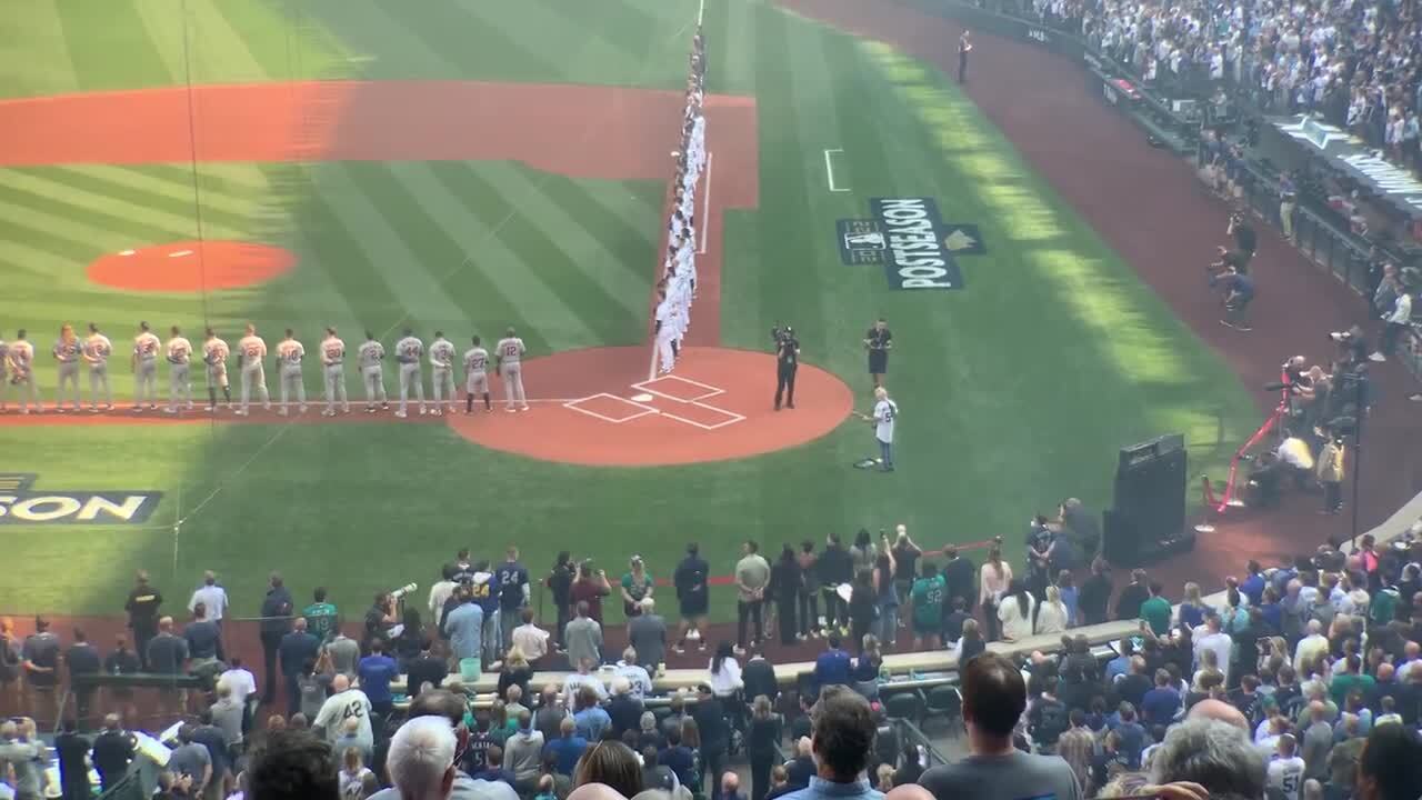Mariners’ playoff return: Roars at 10am. A truly electric anthem. The Return of the King