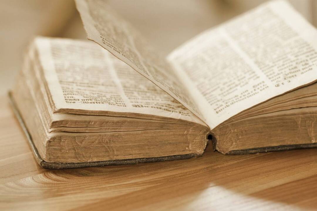 Banning books: Top 10 most challenged books