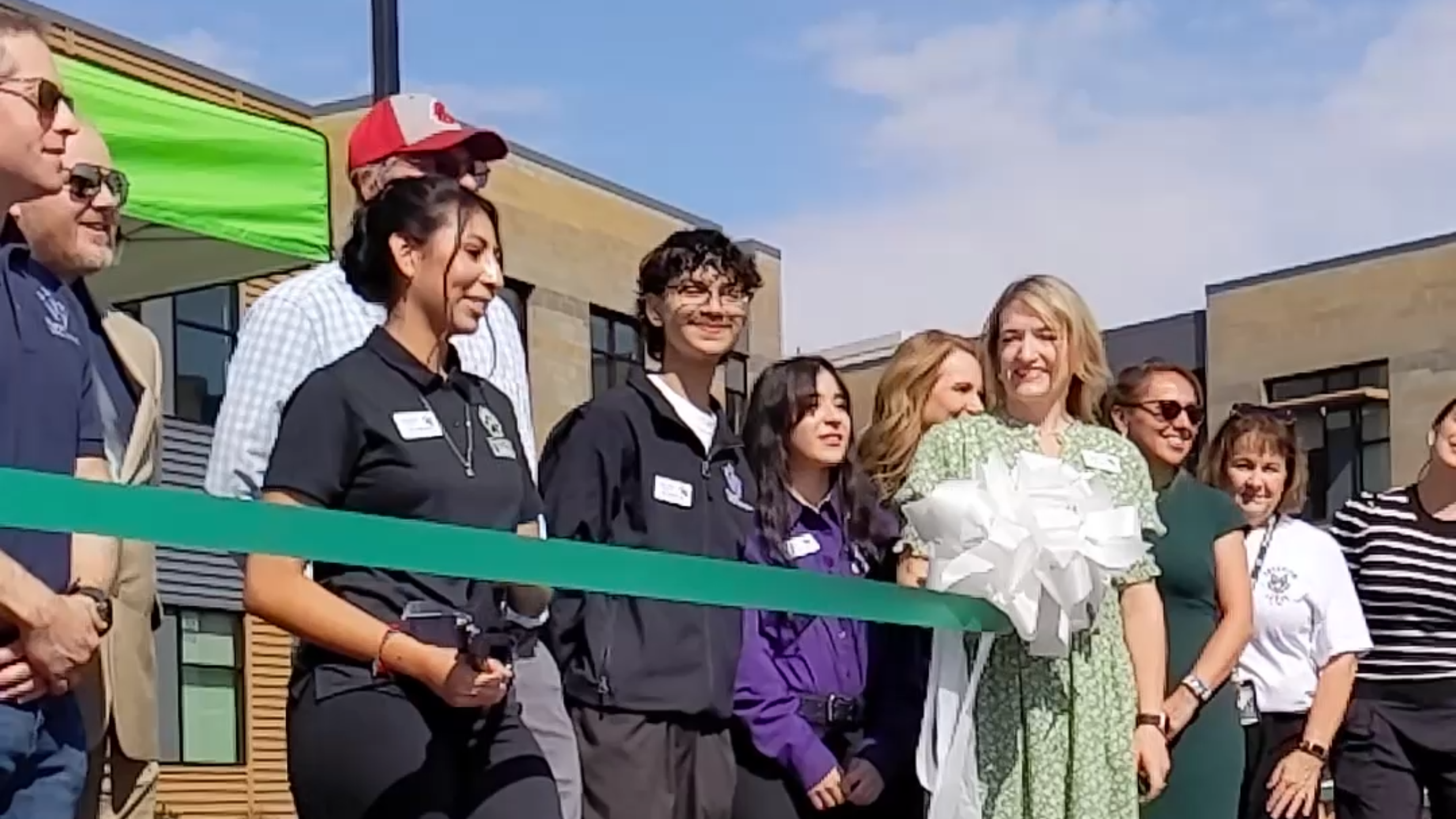 Watch Pasco School Board and staff cut ribbon to christen Tri-Cities' 8th comprehensive high school