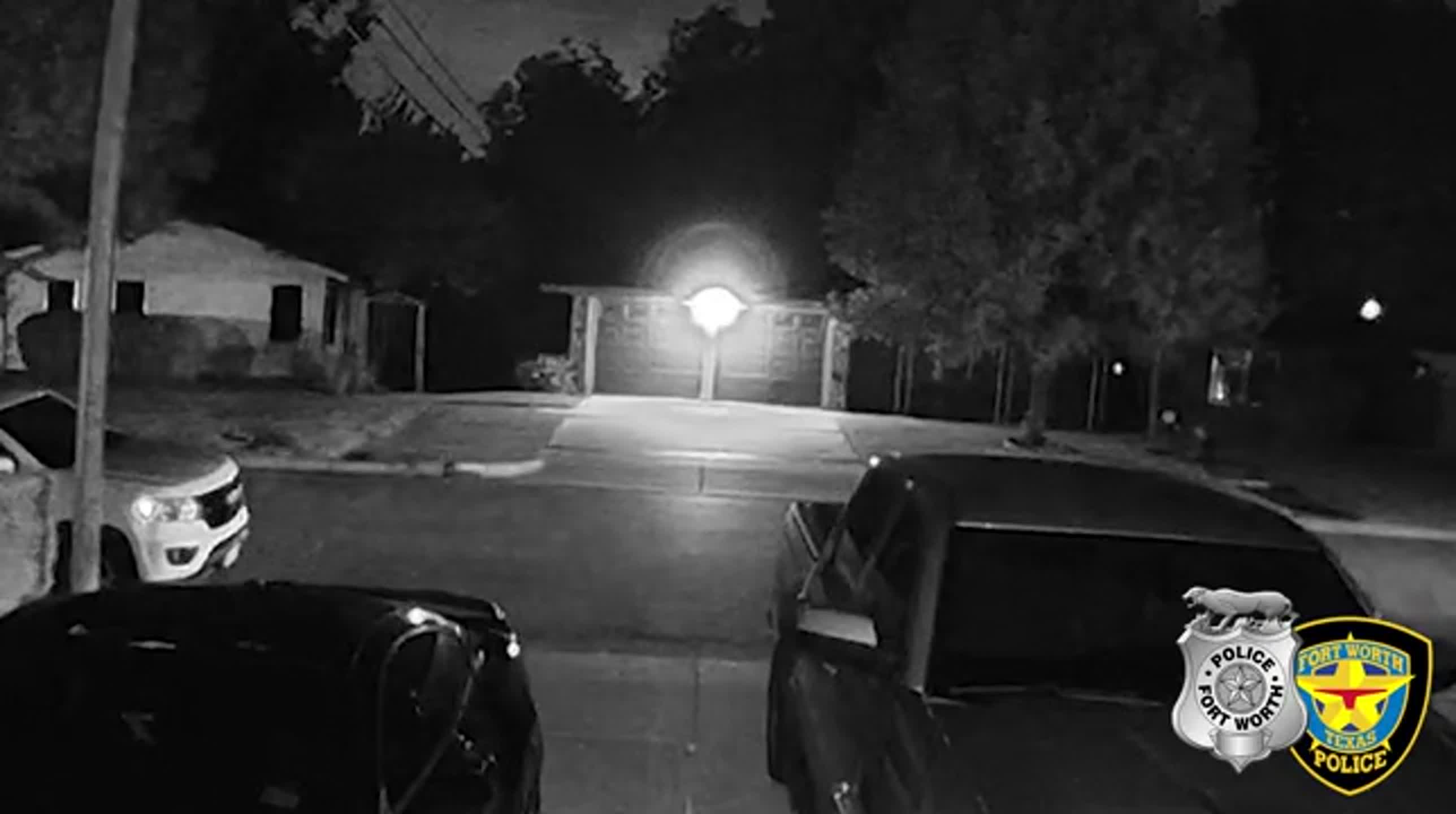 Watch Fort Worth police chase shooting suspect into neighborhood