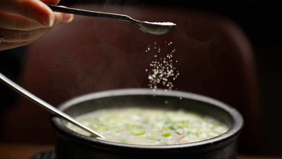 Warm up with Yi's cozy, authentic Korean seolleongtang in Lakewood