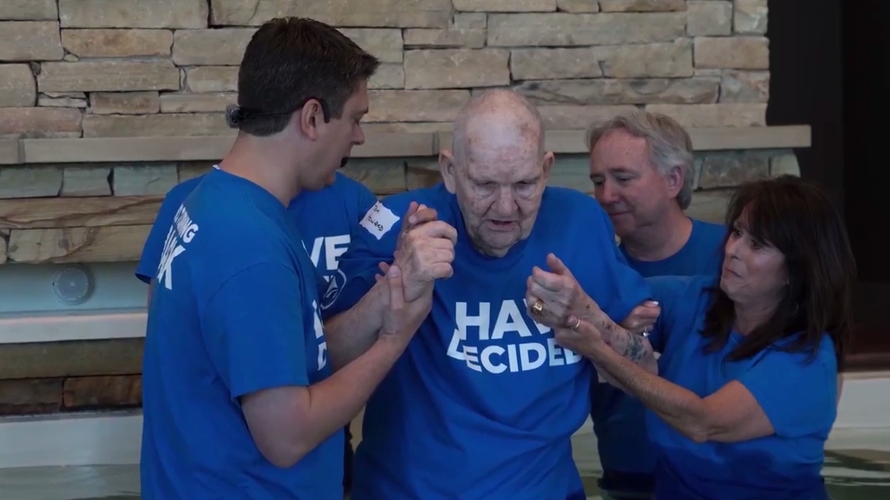 Dying man's baptism left hundreds in tears. But there's more to the 'hobo evangelist'