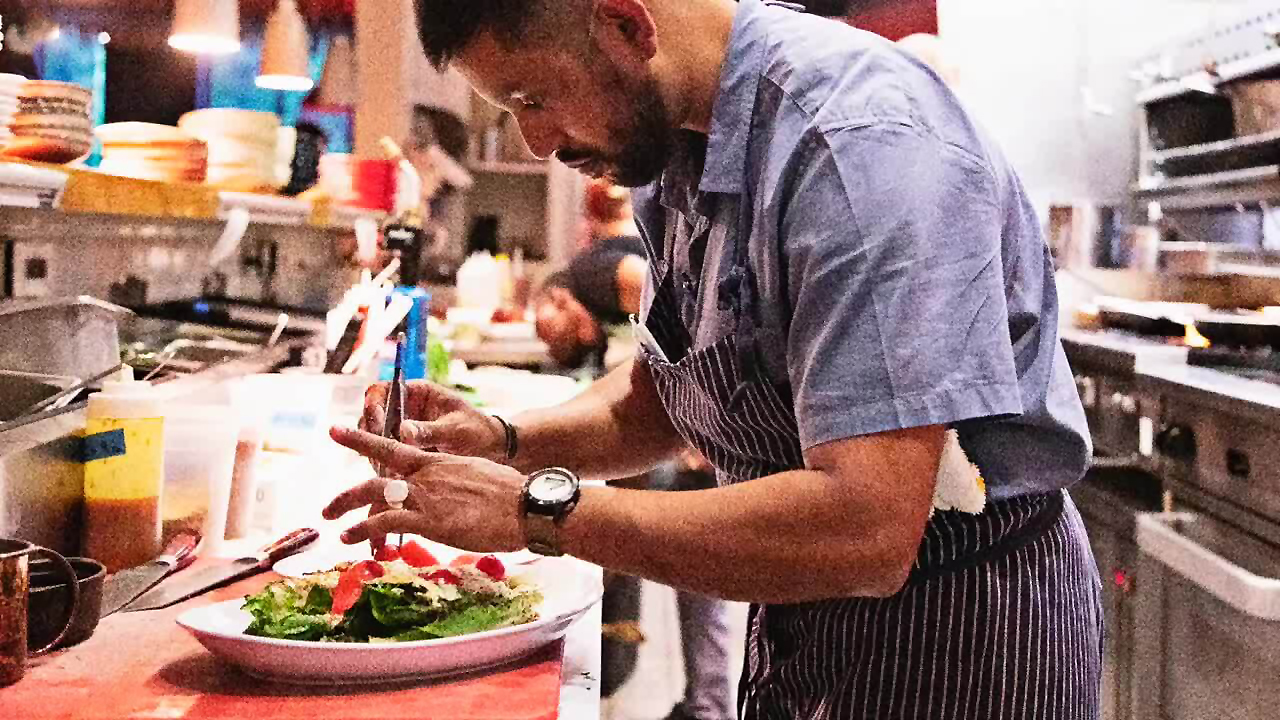 Top Raleigh chef observes Ramadan fasting in kitchen