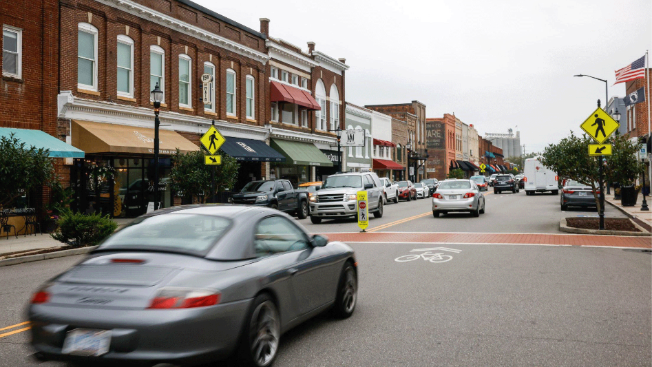 As thousands flock to Lake Norman’s ‘paradise,’ traffic and growth spark concerns
