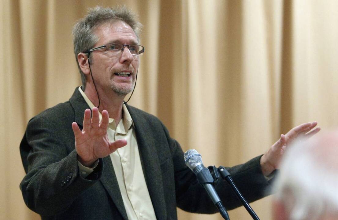 UNC committee sides with professor on sports history course that includes recent scandal