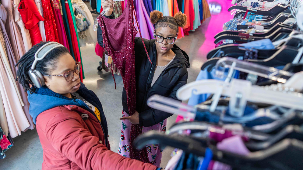 Lee's Summit church helps teens shine with free prom dresses