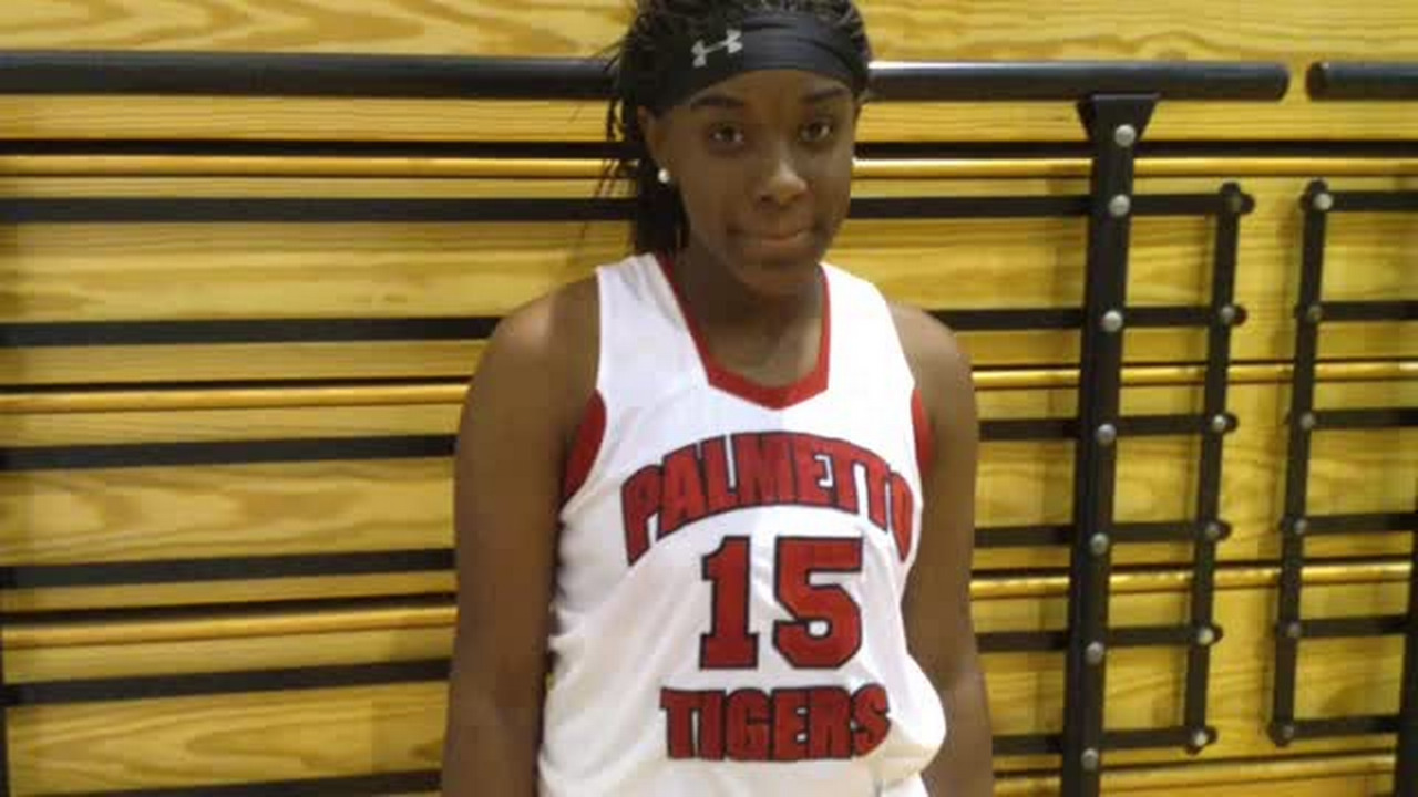 Palmetto's Tina Stephens celebrates her homecoming with 31 points  