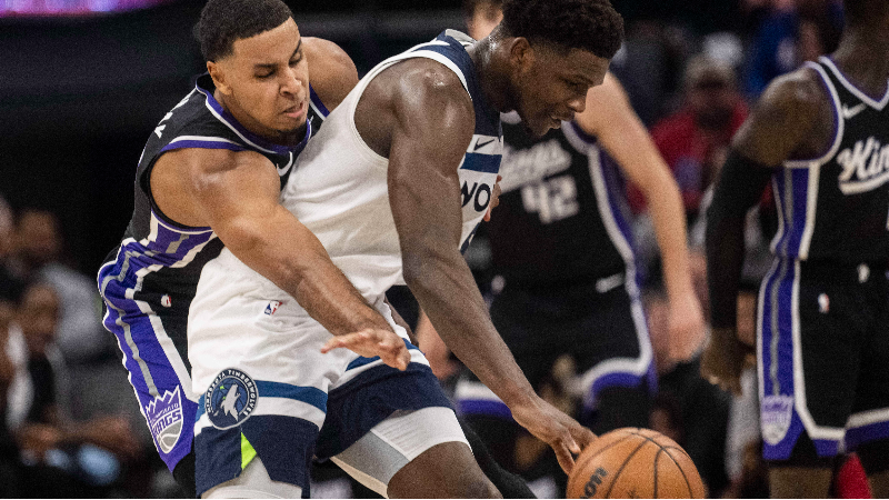 Sacramento Kings fans and players bring energy that helps team win in overtime