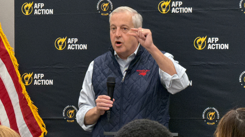 Michael Whatley rallies volunteers in Charlotte ahead of midterms