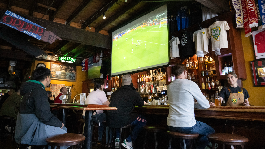 Owner of Doyle’s Public House thanks Tacoma community as they celebrate 20 years