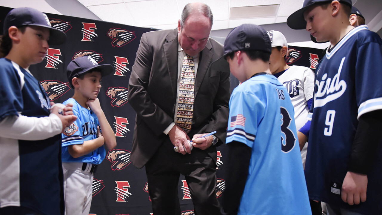 Fans meet Will “The Thrill” Clark at annual Hot Stove Gala
