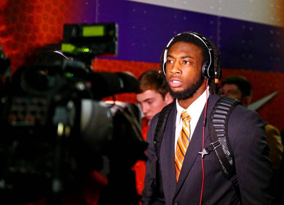 Mike Williams runs the 40 yard dash