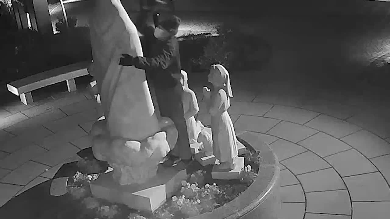 Video: Vandal takes hammer to face, hands of Our Lady of Fatima statue in D.C.