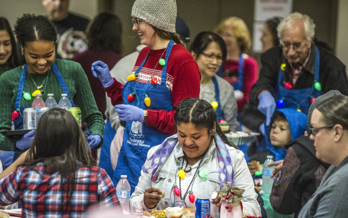 Modesto Gospel Mission Christmas party offers gifts, food and fun for less fortunate
